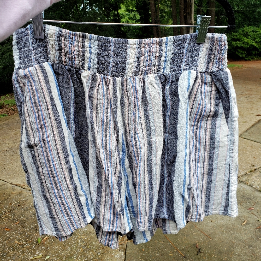 Striped flowy shorts